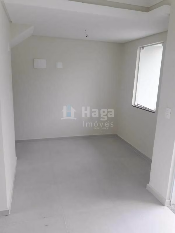 Casa de 80 m² em Brusque, SC