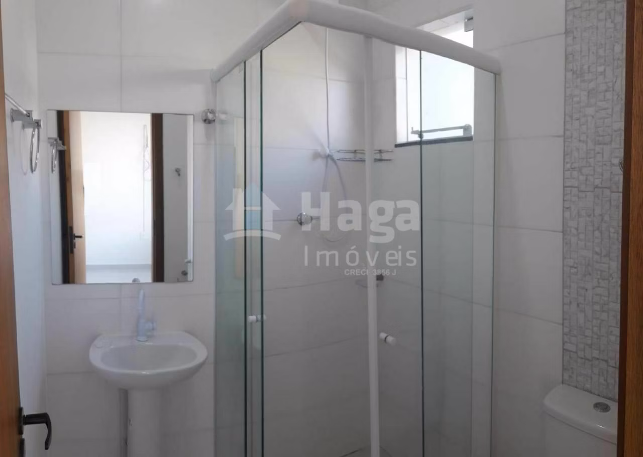 Casa de 80 m² em Brusque, SC