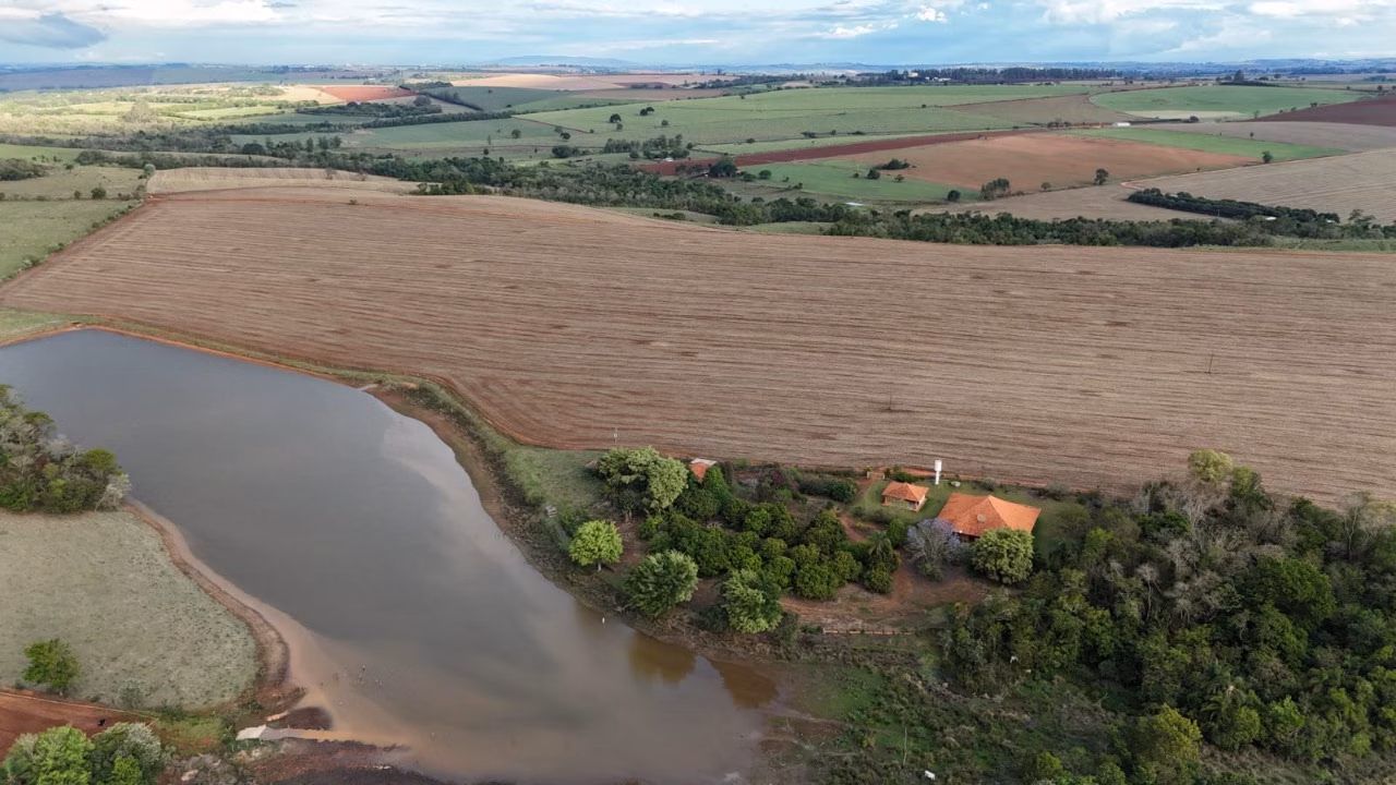 Ferme à vendre de 90 ha à Quadra, SP