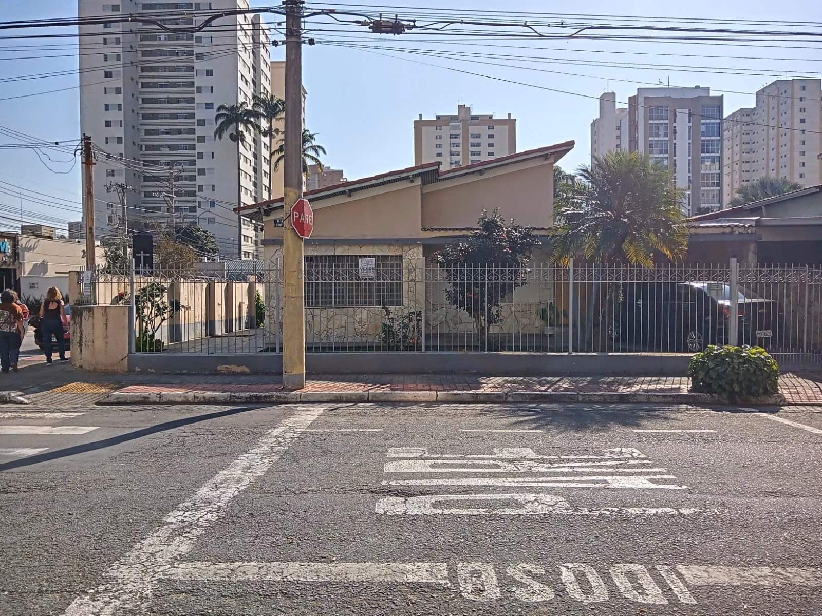 Comercial de 300 m² em São José dos Campos, SP