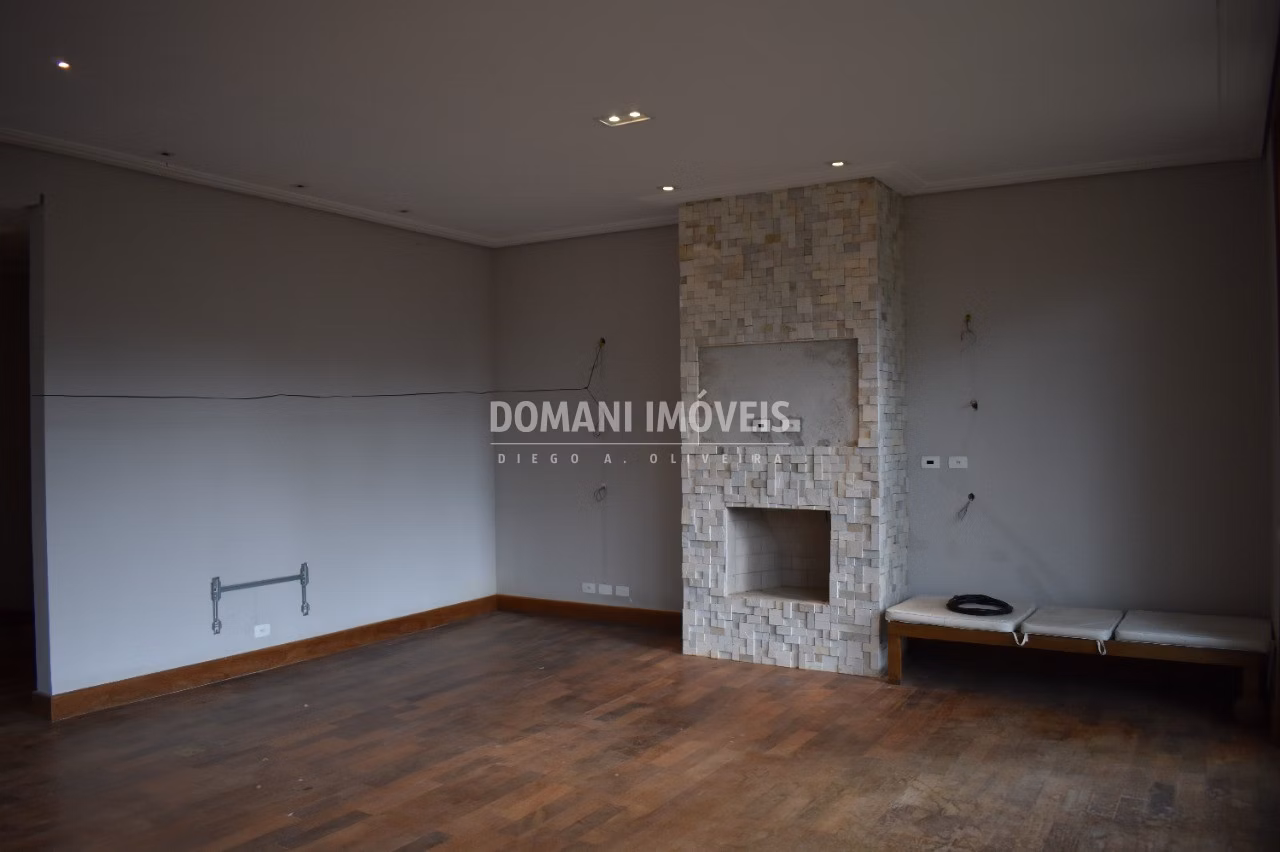 Casa de 1.305 m² em Campos do Jordão, SP