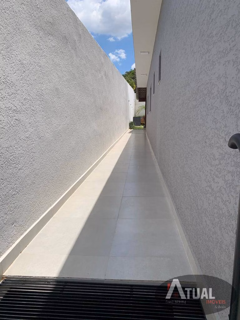 Casa de 364 m² em Atibaia, SP