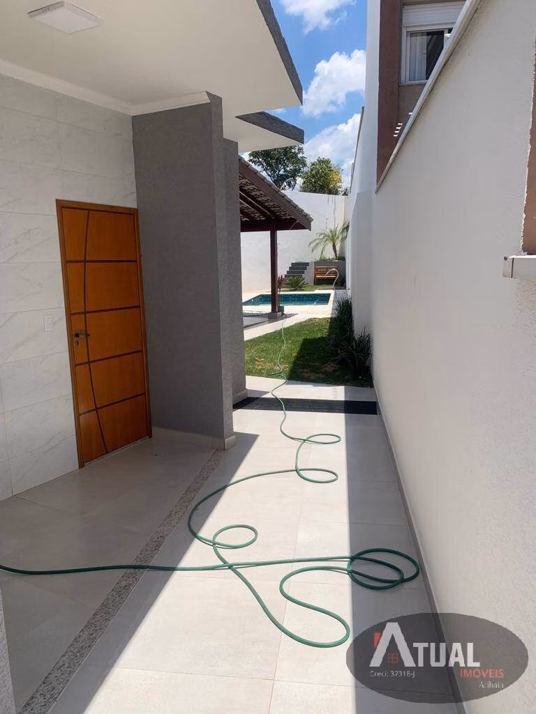 Casa de 364 m² em Atibaia, SP