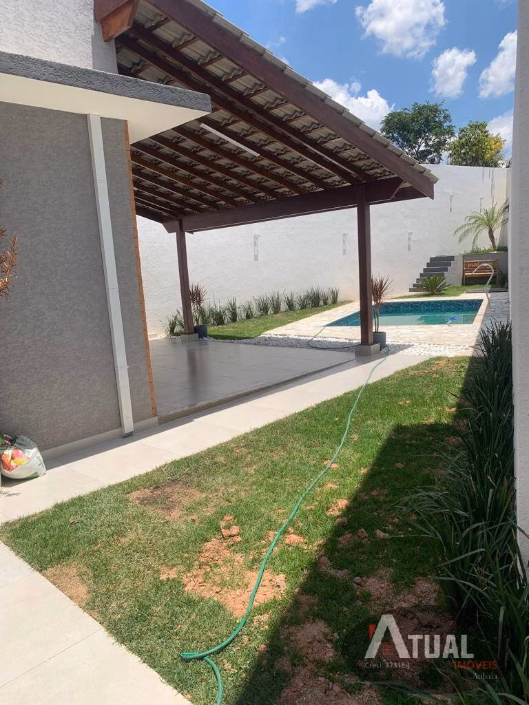 Casa de 364 m² em Atibaia, SP