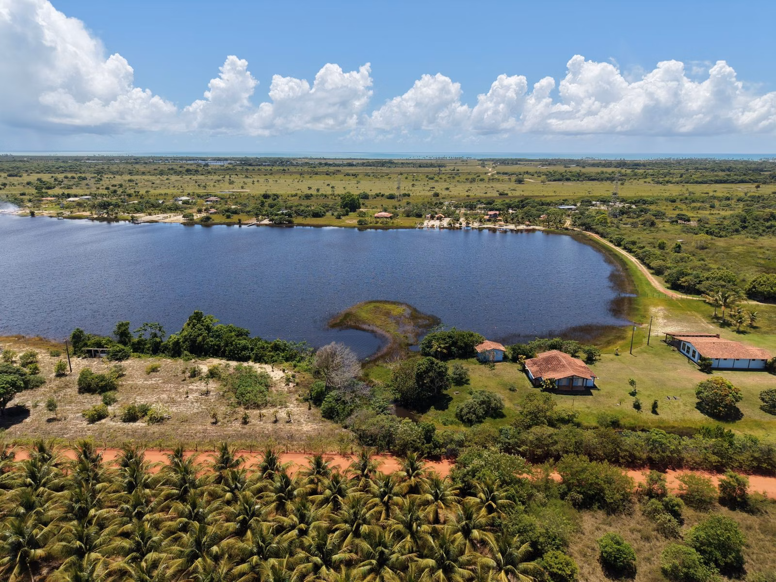 Fazenda à venda e para arrendar de 52 ha em Linhares, ES
