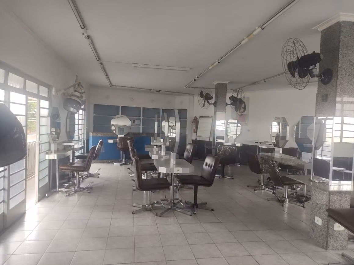Comercial de 200 m² em São José dos Campos, SP