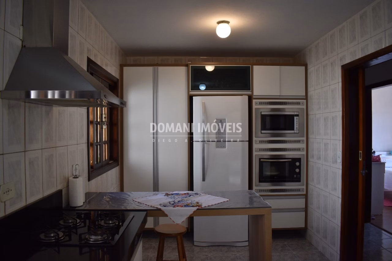 Casa de 250 m² em Campos do Jordão, SP
