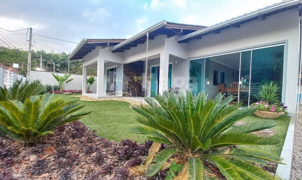 Casa de 943 m² em Gaspar, SC