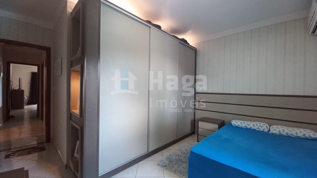 Casa de 943 m² em Gaspar, SC