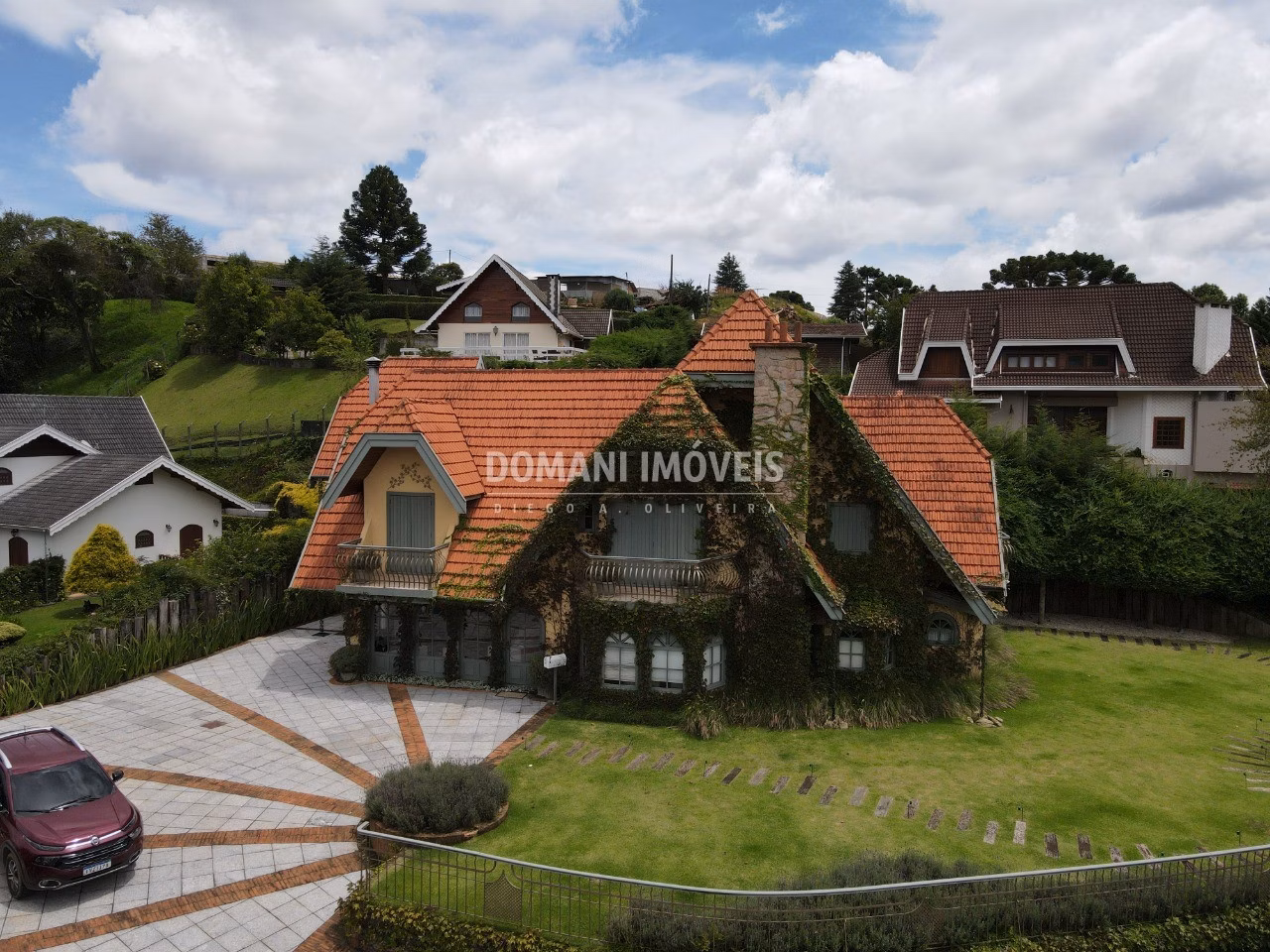 House of 1,000 m² in Campos do Jordão, SP, Brazil