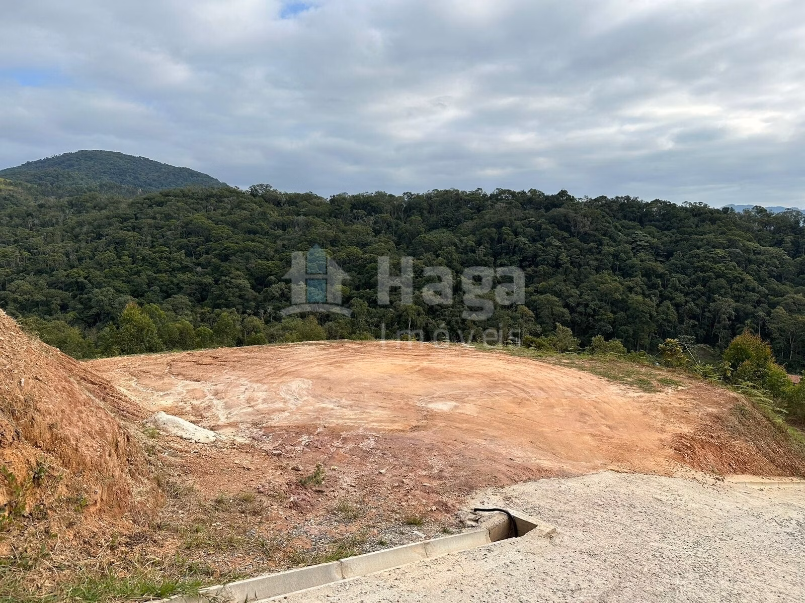 Terreno de 1.560 m² em Canelinha, SC
