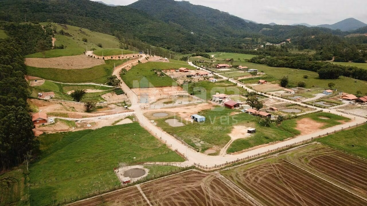 Terreno de 2.010 m² em Canelinha, SC