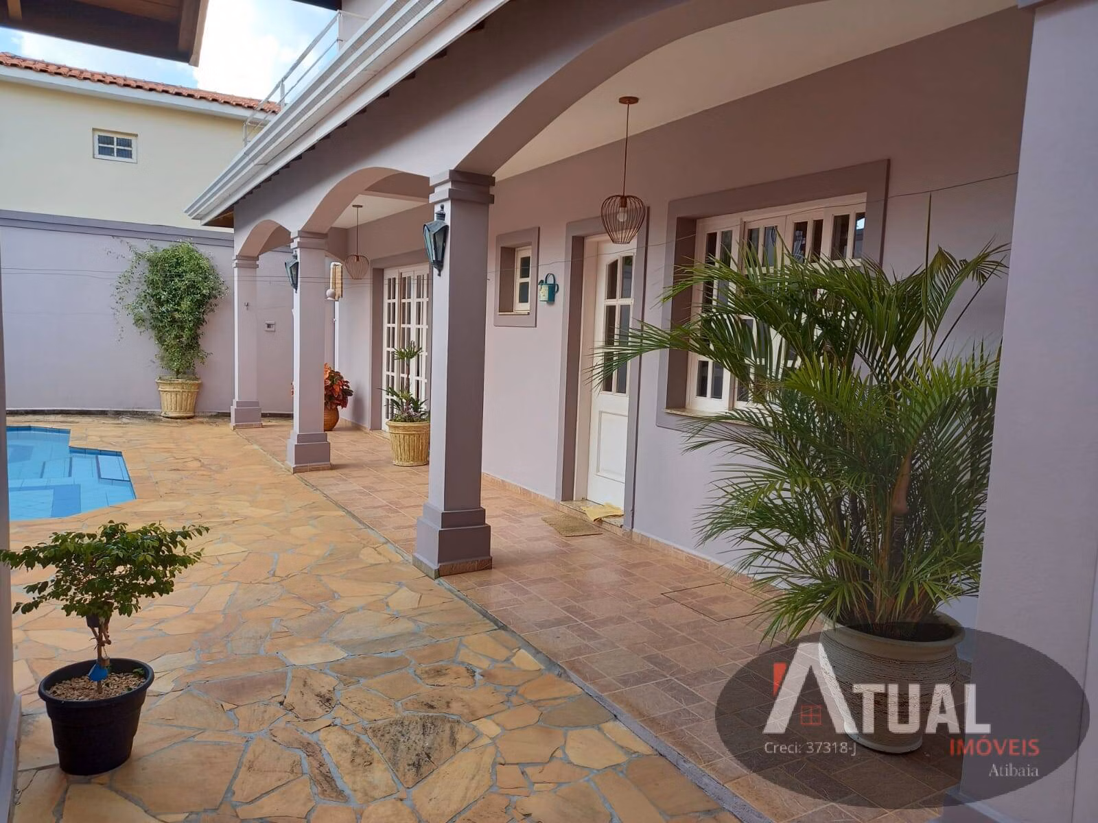 Casa de 427 m² em Atibaia, SP