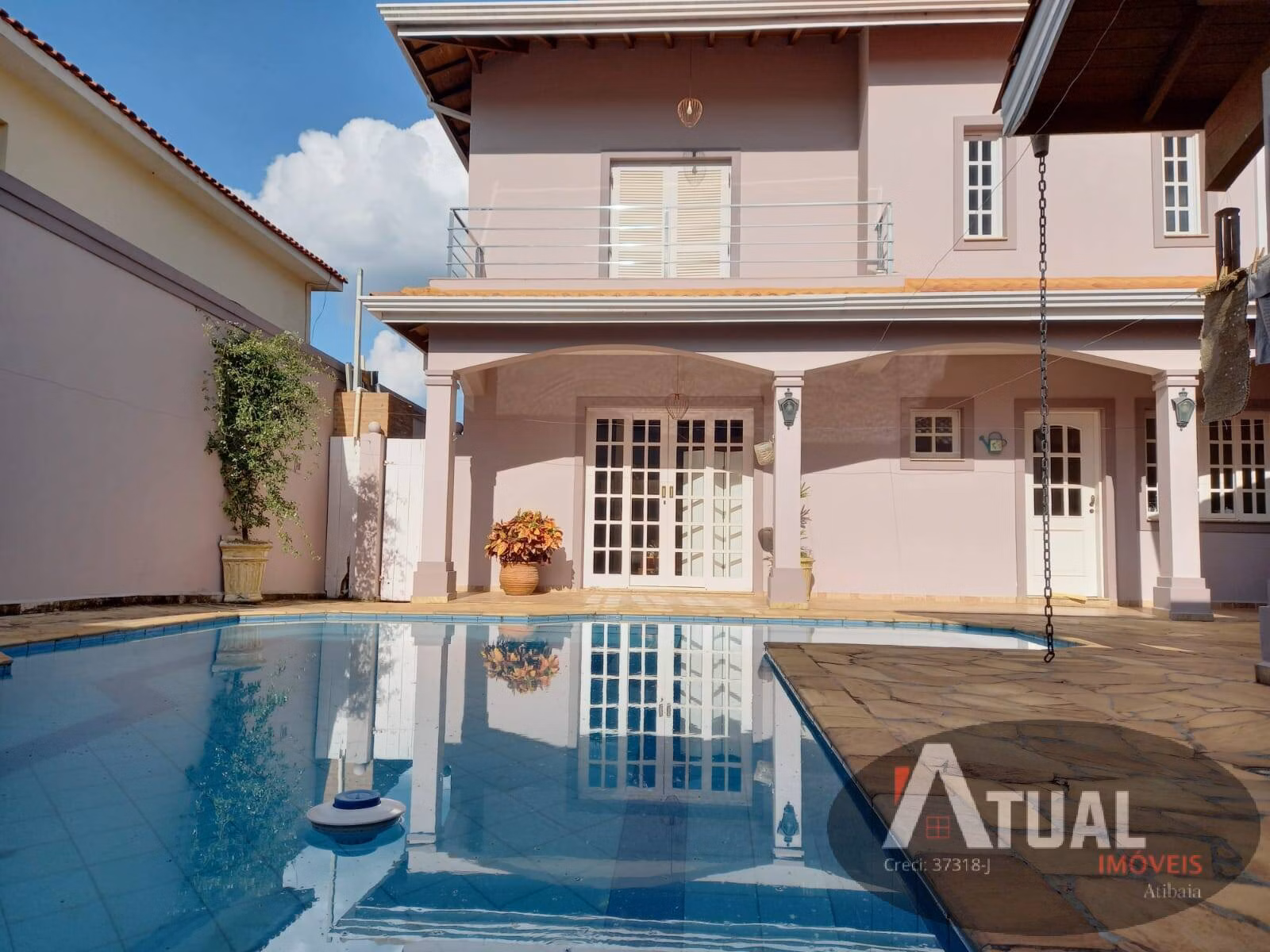 Casa de 427 m² em Atibaia, SP