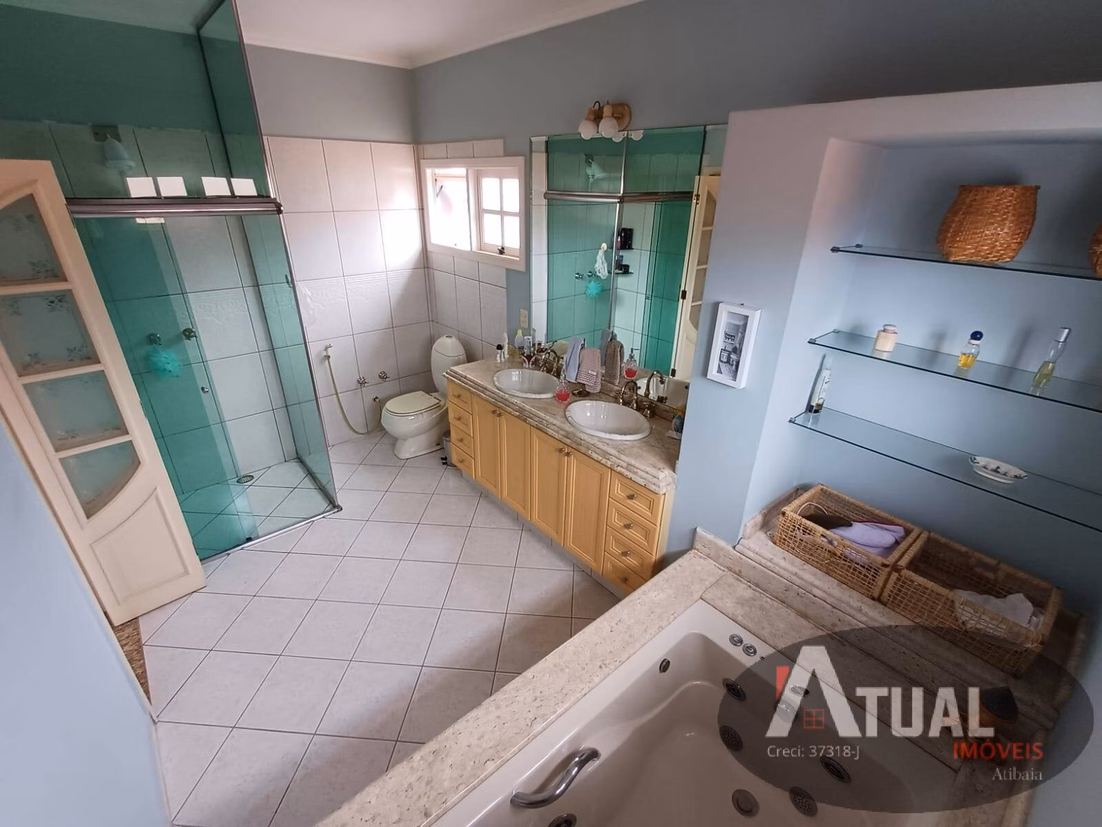 Casa de 427 m² em Atibaia, SP
