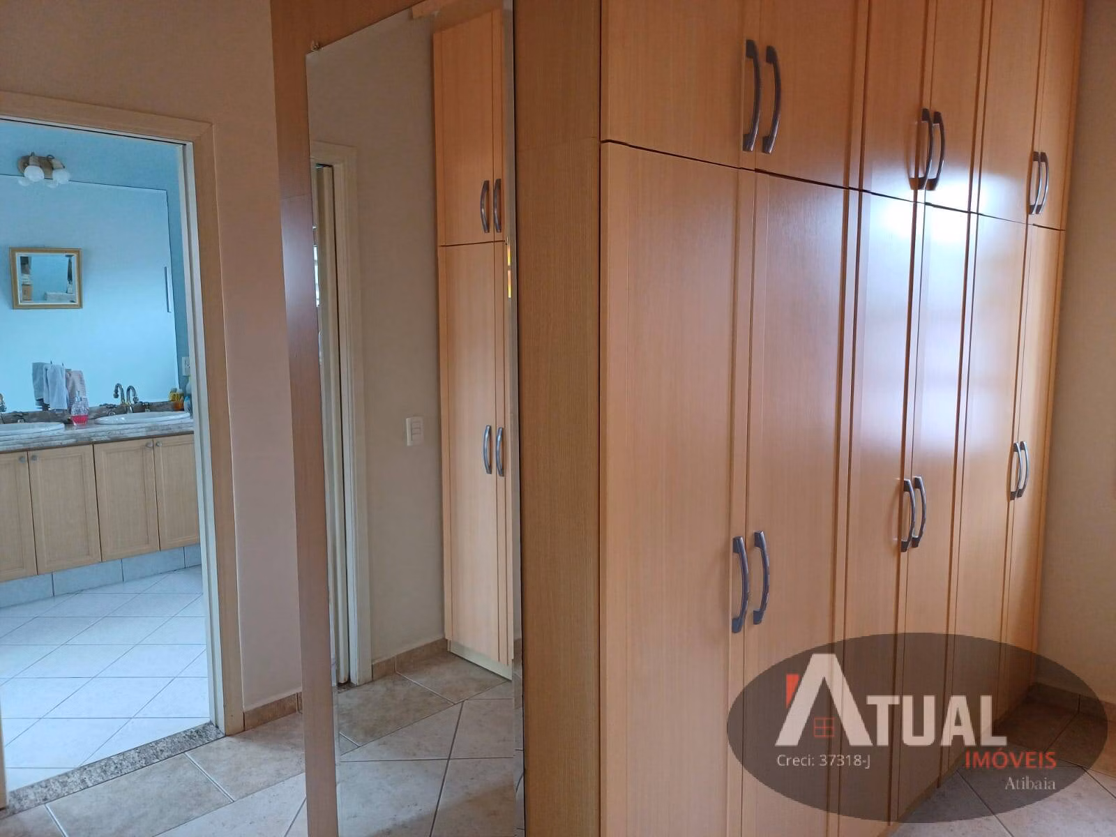Casa de 427 m² em Atibaia, SP