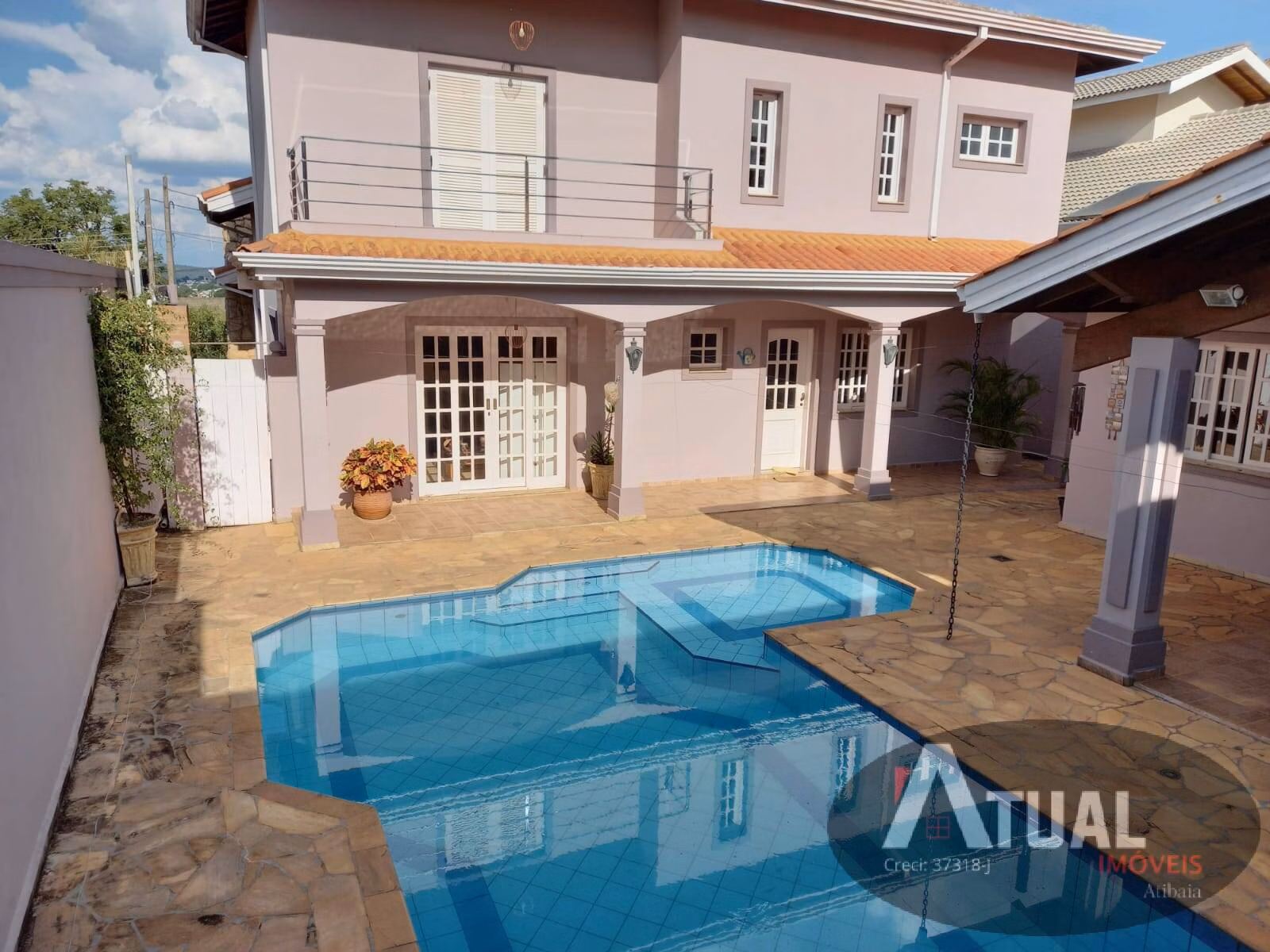 Casa de 427 m² em Atibaia, SP