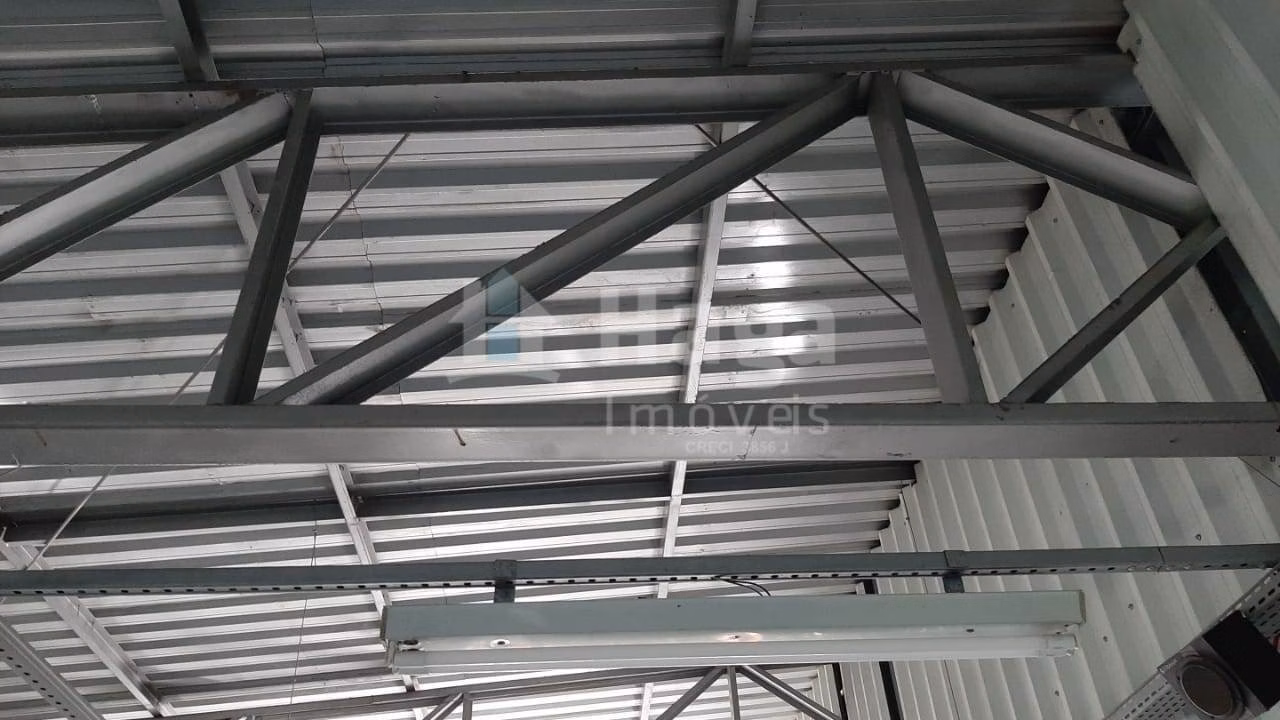 Comercial de 1.400 m² em Guabiruba, SC