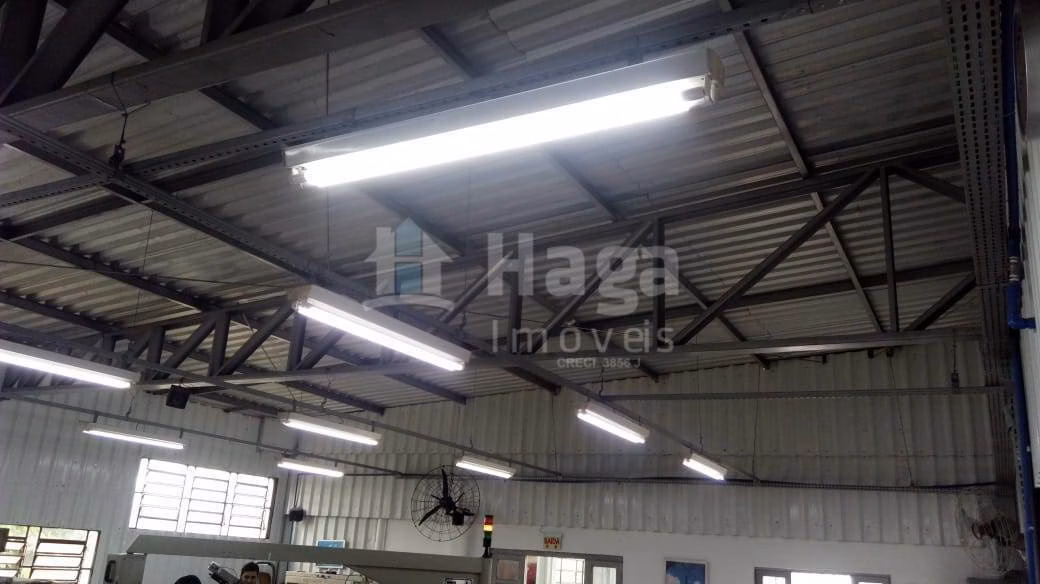 Comercial de 1.400 m² em Guabiruba, SC