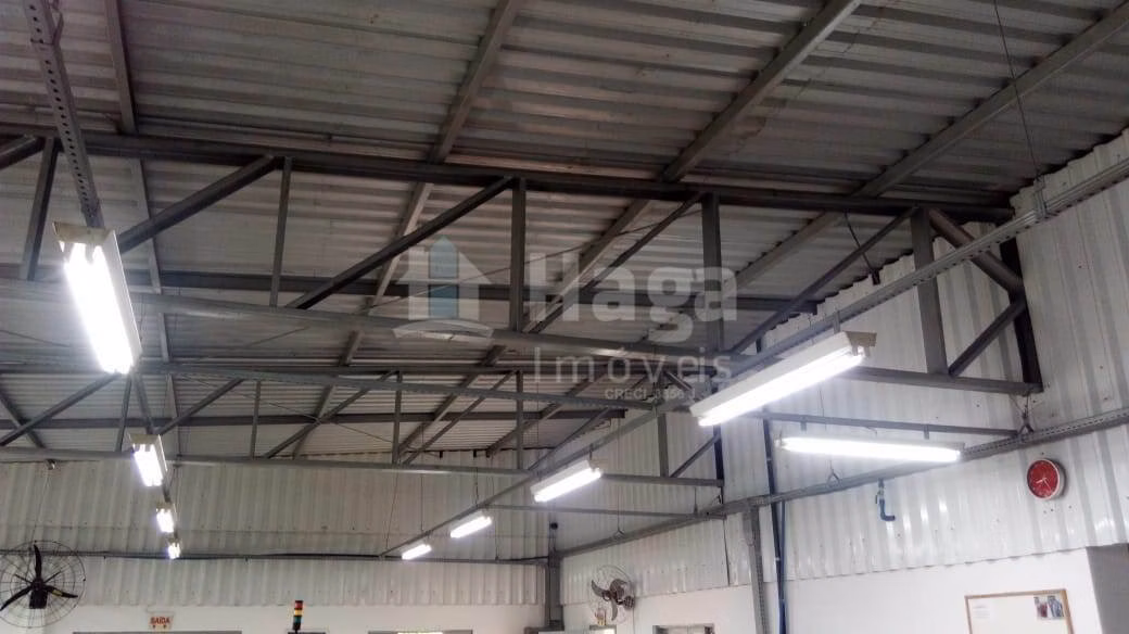 Comercial de 1.400 m² em Guabiruba, SC