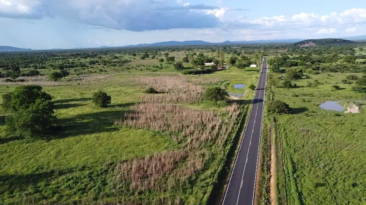 Terreno de 1.310 ha em Morpará, BA