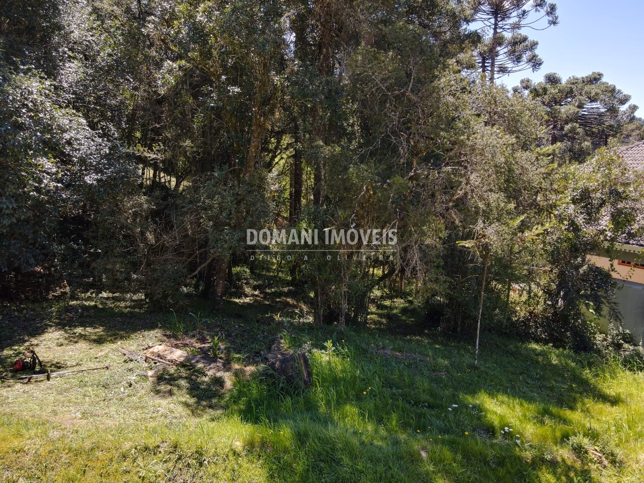 Terreno de 1.530 m² em Campos do Jordão, SP