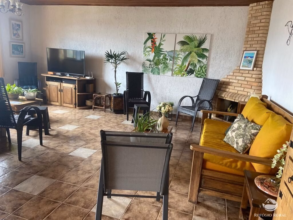 Chácara de 1.100 m² em Igaratá, SP