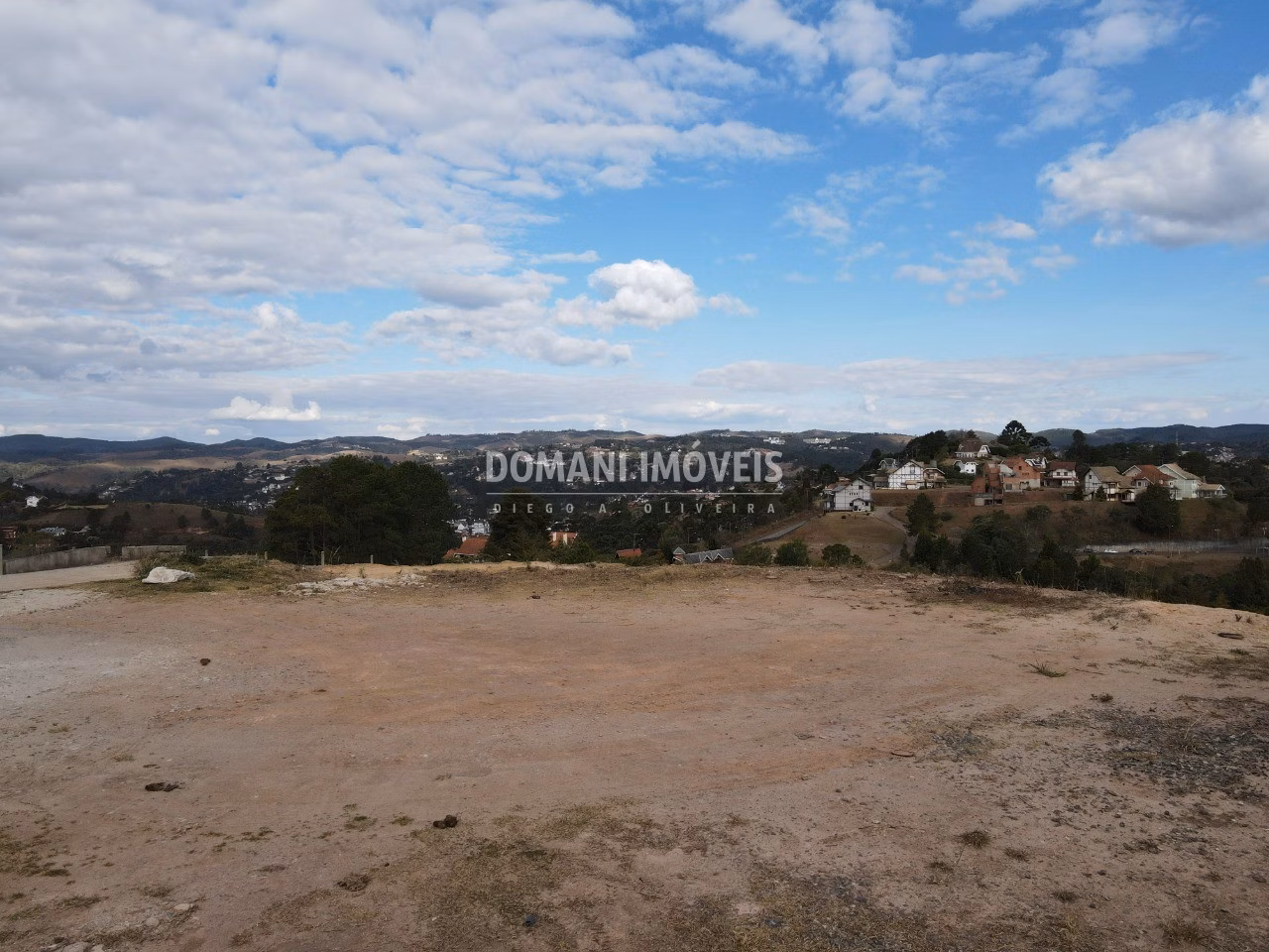 Terreno de 1.160 m² em Campos do Jordão, SP