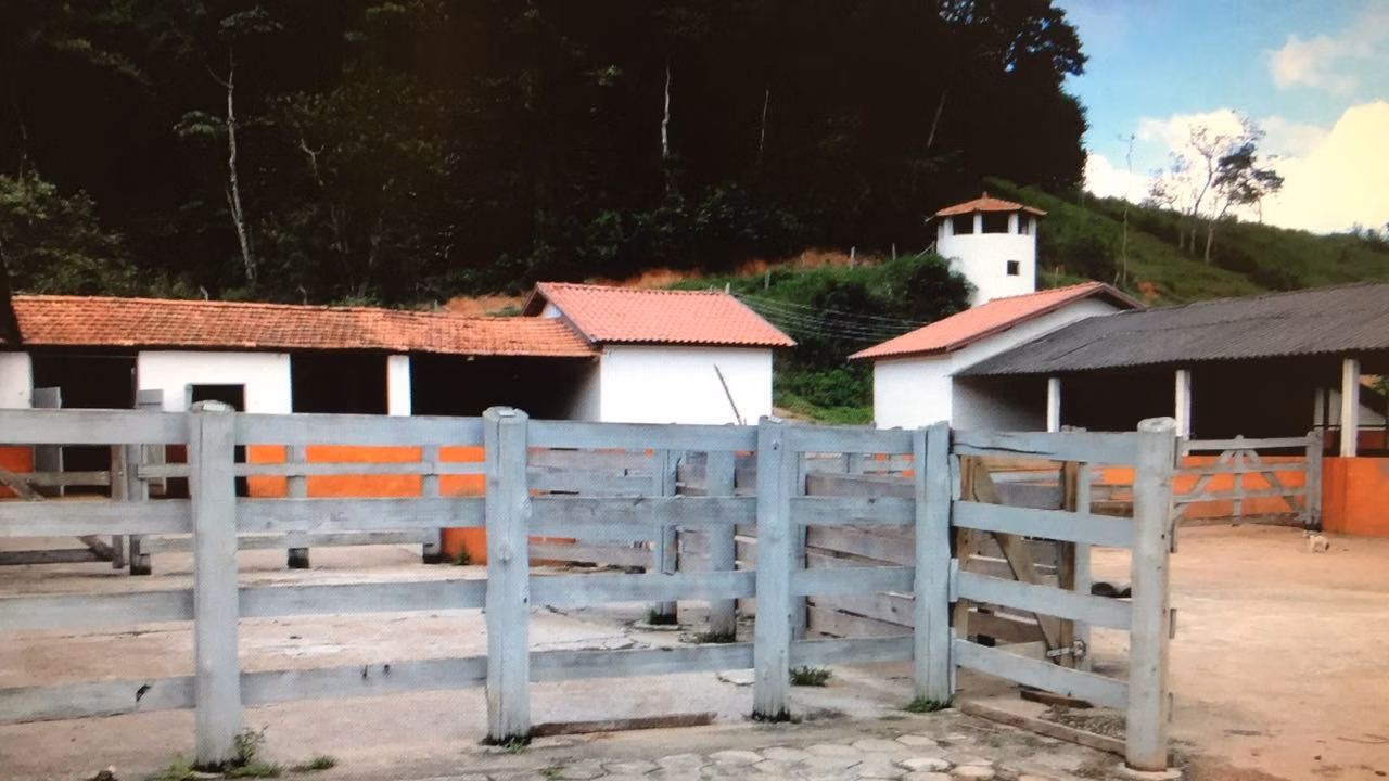 Sítio de 97 ha em Lagoinha, SP