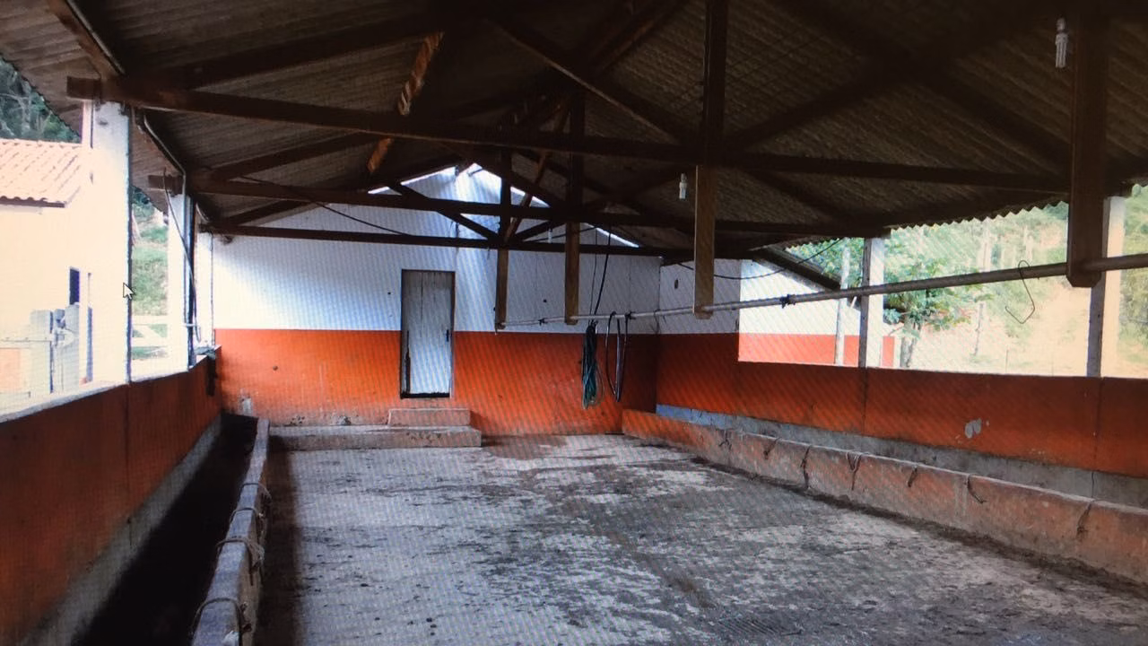 Sítio de 97 ha em Lagoinha, SP