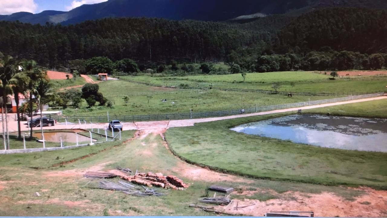 Sítio de 97 ha em Lagoinha, SP