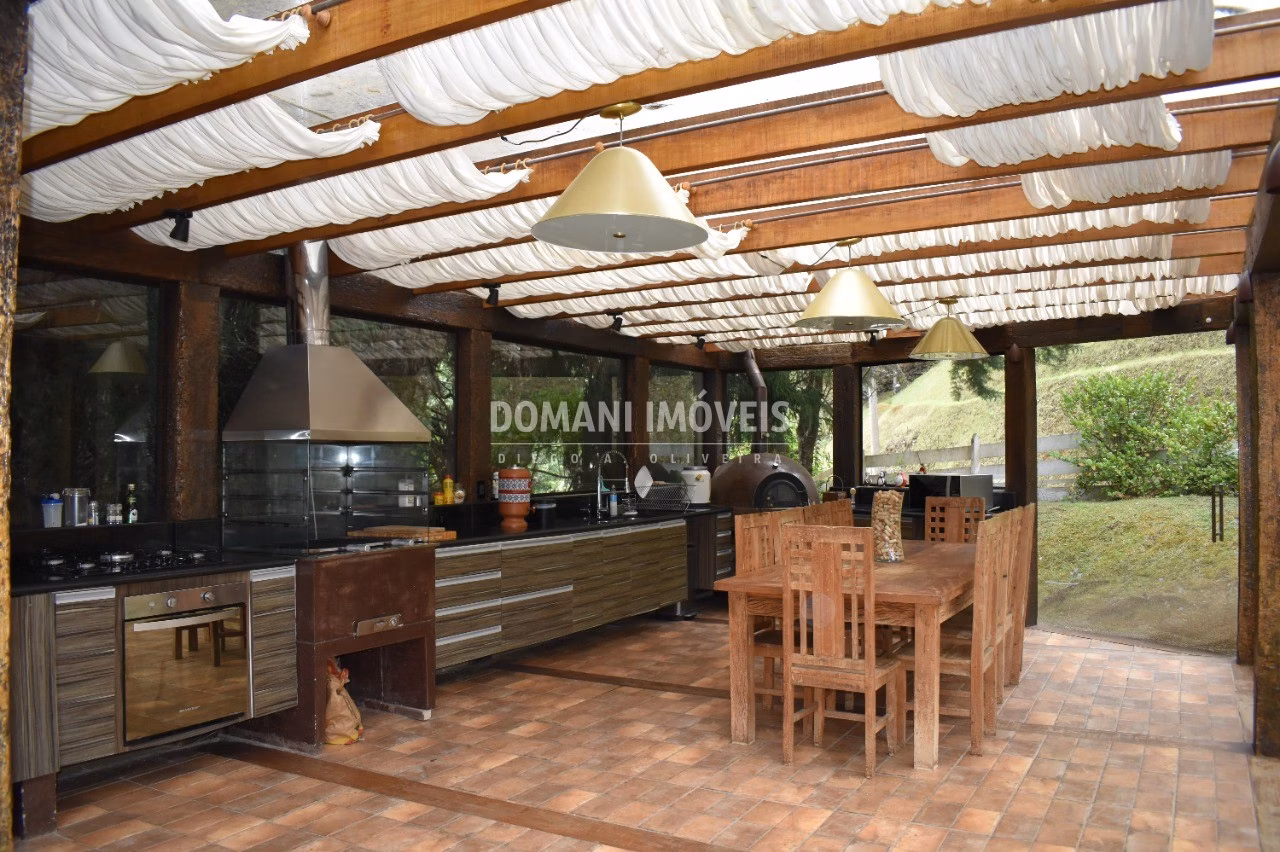 Casa de 1.200 m² em Campos do Jordão, SP