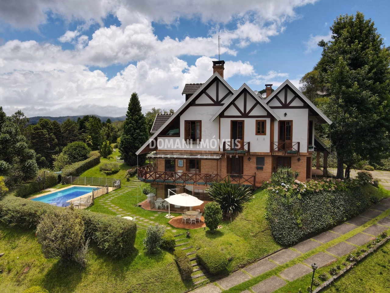 Casa de 5.445 m² em Campos do Jordão, SP