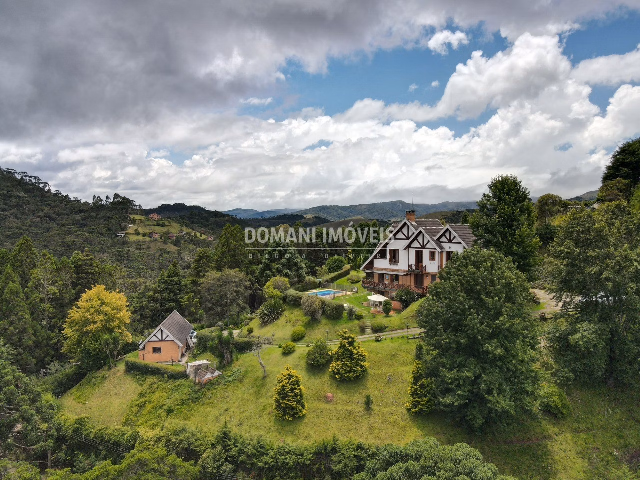 Casa de 5.445 m² em Campos do Jordão, SP