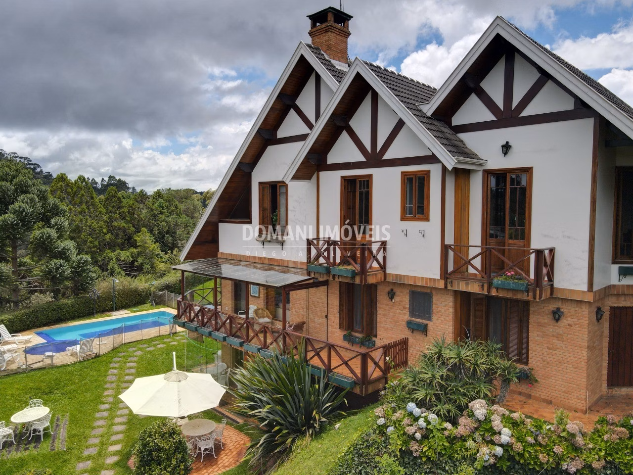 Casa de 5.445 m² em Campos do Jordão, SP