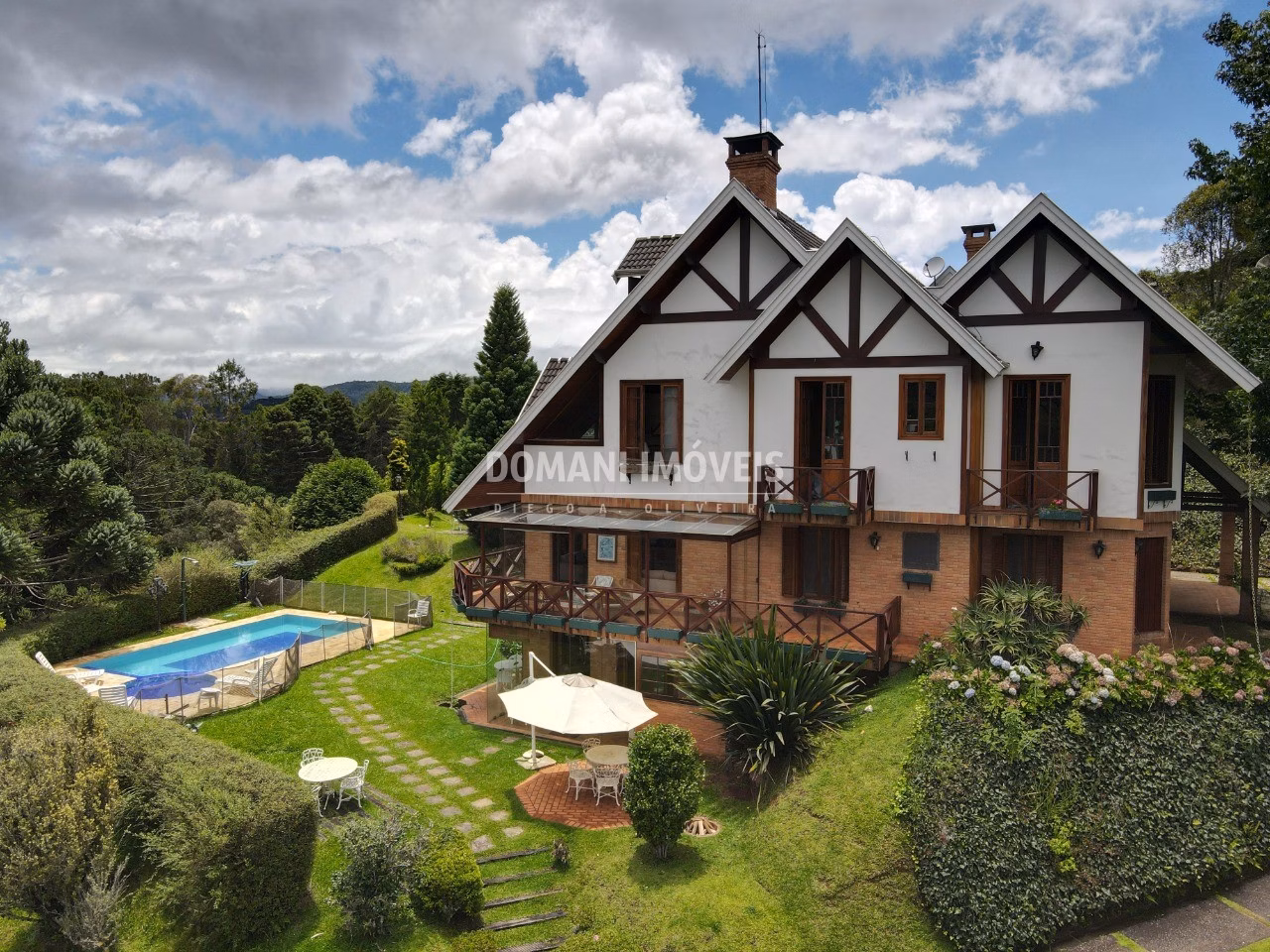 Casa de 5.445 m² em Campos do Jordão, SP