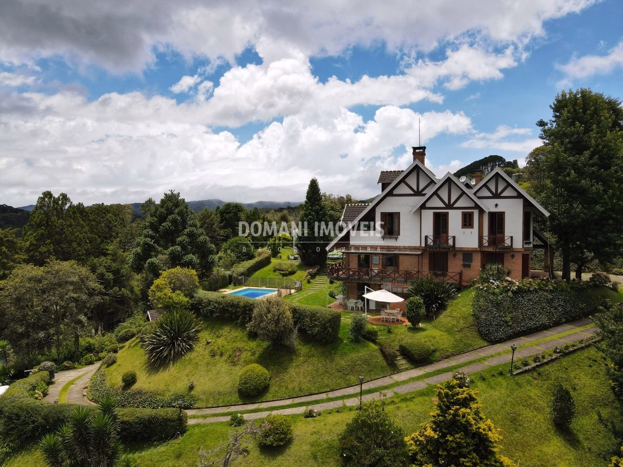 Casa de 5.445 m² em Campos do Jordão, SP