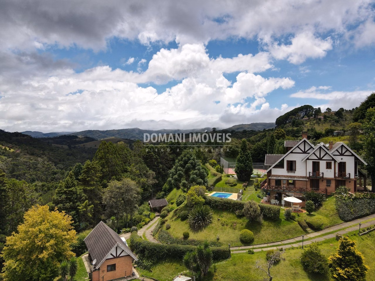Casa de 5.445 m² em Campos do Jordão, SP