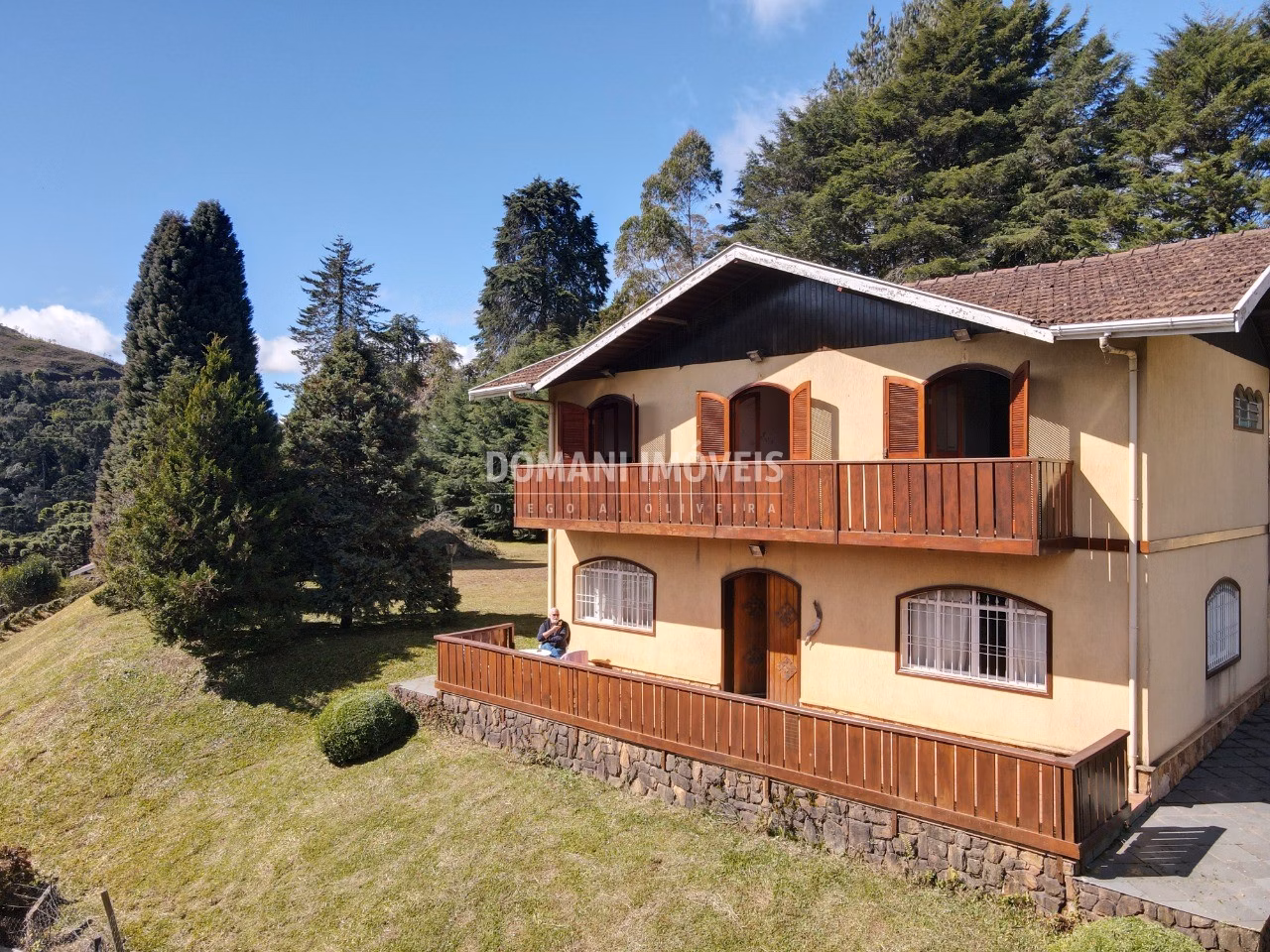 Casa de 2.650 m² em Campos do Jordão, SP