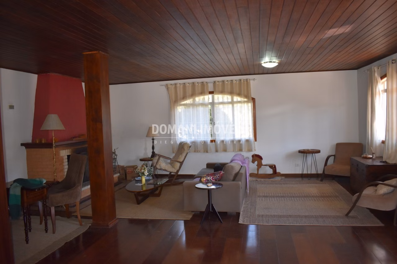 Casa de 2.650 m² em Campos do Jordão, SP