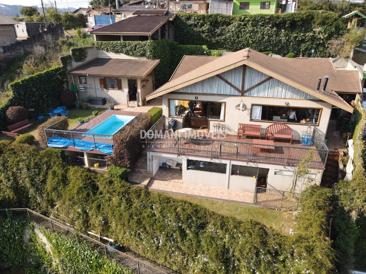 Casa de 1.120 m² em Campos do Jordão, SP