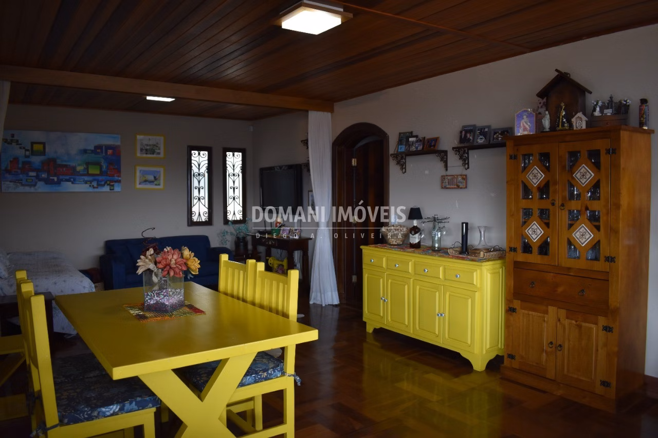 Casa de 1.120 m² em Campos do Jordão, SP