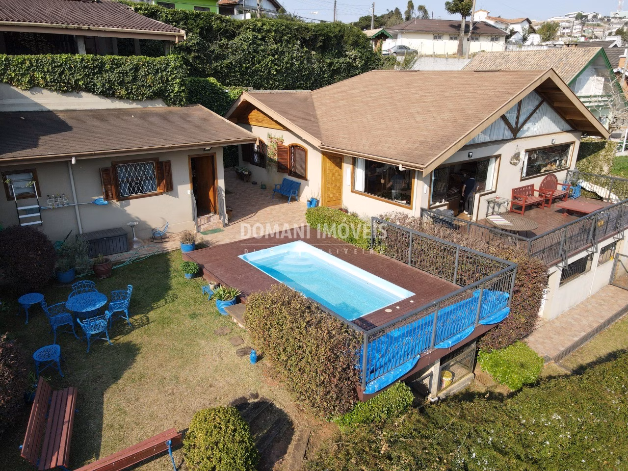Casa de 1.120 m² em Campos do Jordão, SP