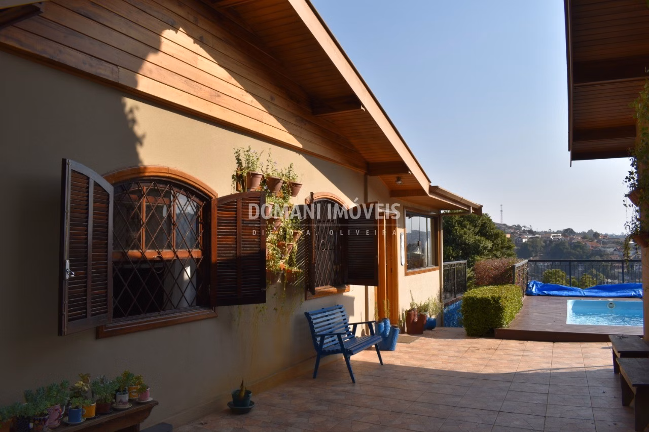 Casa de 1.120 m² em Campos do Jordão, SP