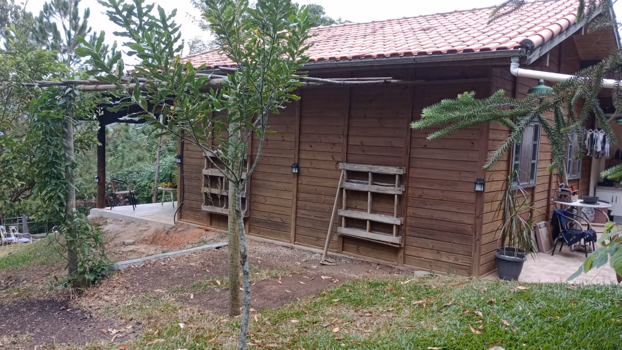 Chácara de 1.200 m² em Jambeiro, SP