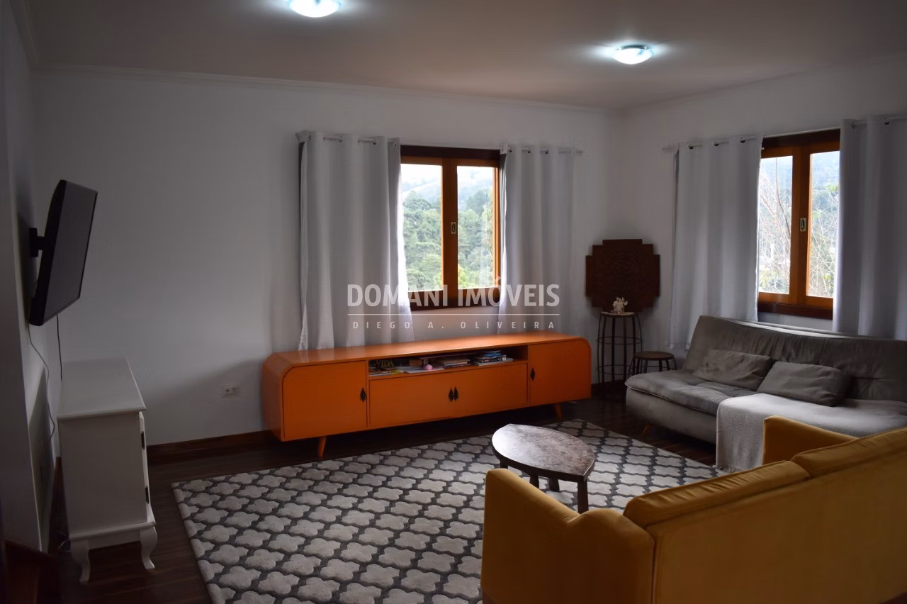 Casa de 432 m² em Campos do Jordão, SP