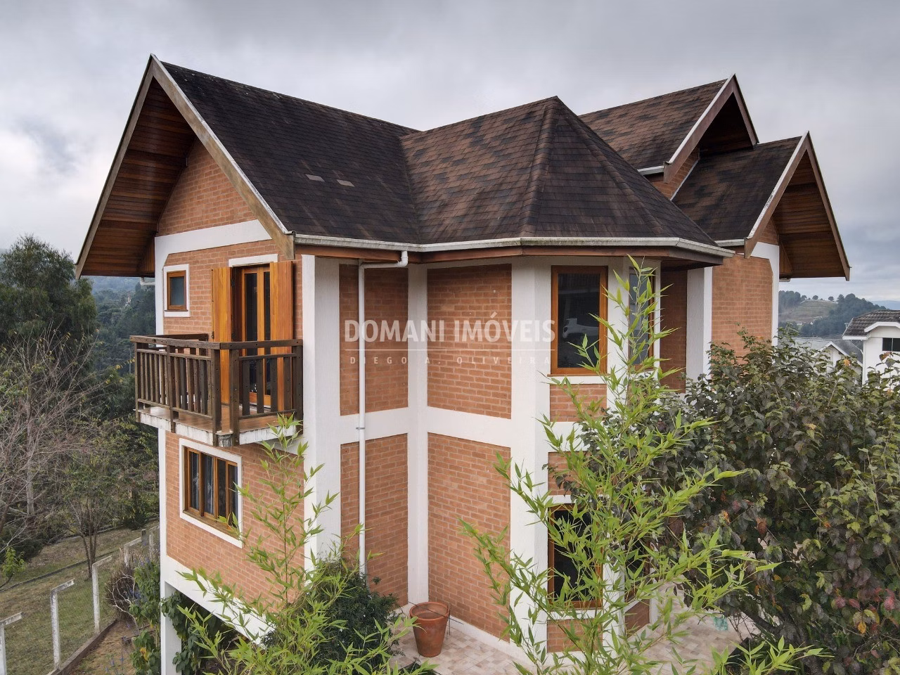 Casa de 432 m² em Campos do Jordão, SP
