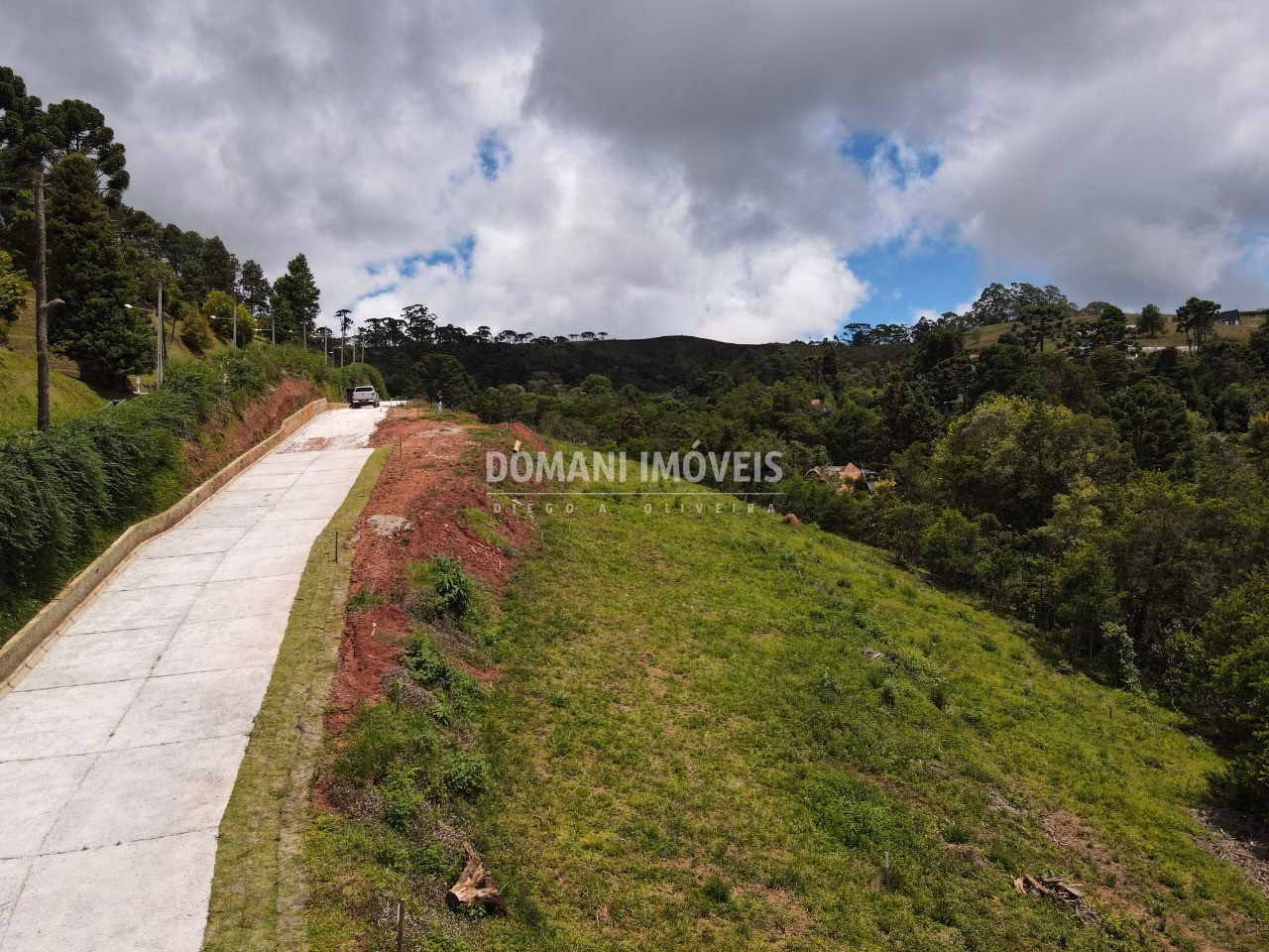Terreno de 1.060 m² em Campos do Jordão, SP