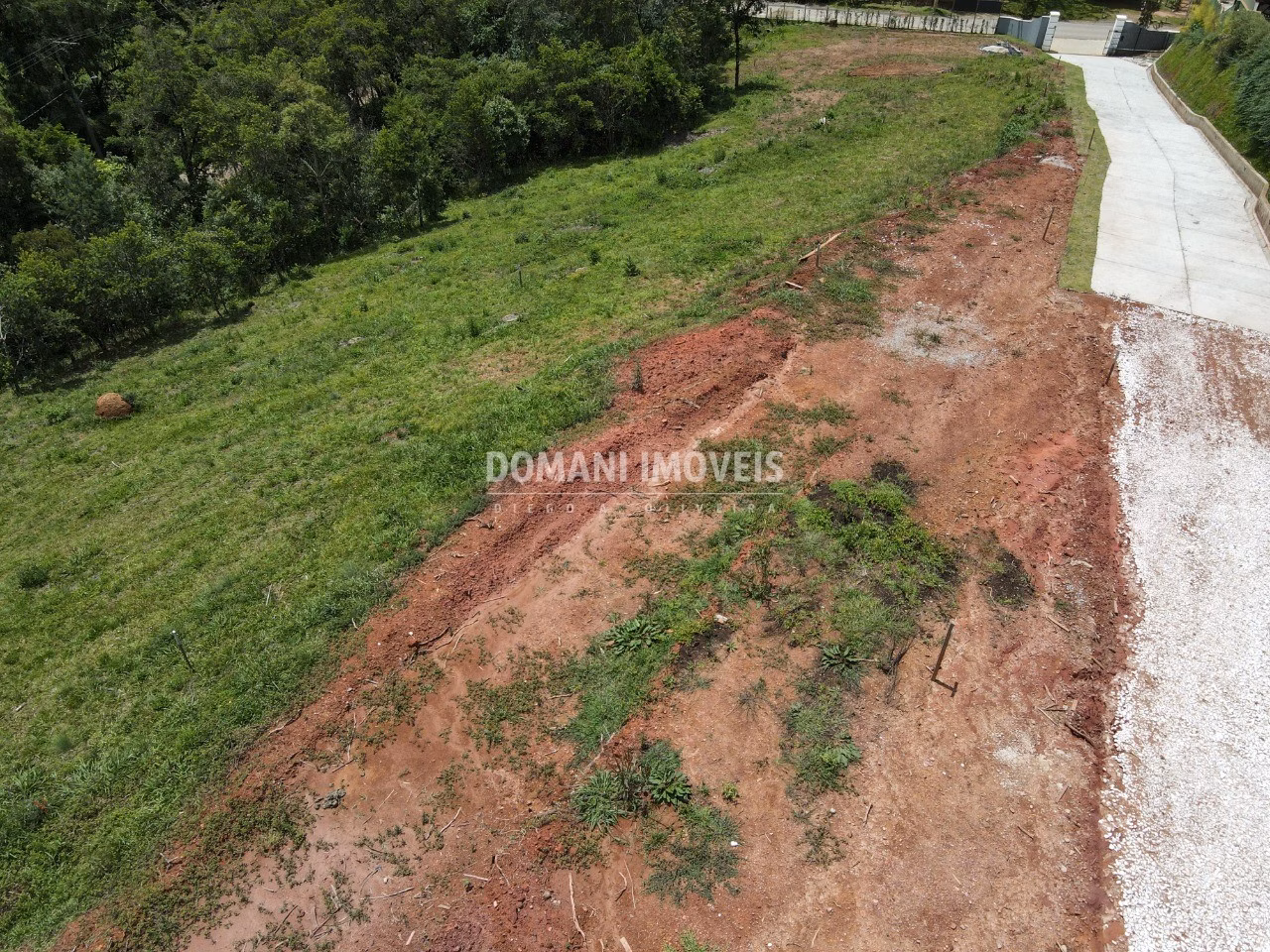 Terreno de 1.060 m² em Campos do Jordão, SP