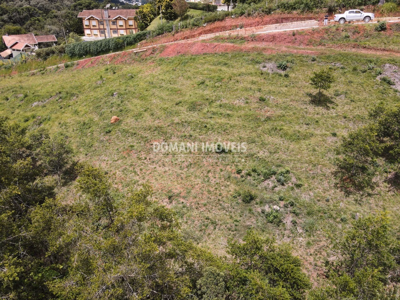 Terreno de 1.060 m² em Campos do Jordão, SP